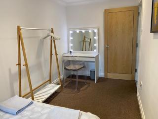 Central 3 Bed Town House - 8mins walk to beach WIFI - Bournemouth - 5