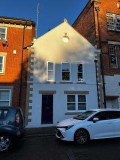 Central 3 Bed Town House - 8mins walk to beach WIFI - Bournemouth - 4