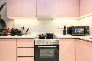 FIRST CLASS 1BR Classic Luxe Getaway - 2