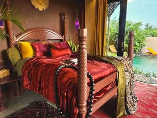 NEW! Escapades Mansion - 4BR in Seseh - - 2