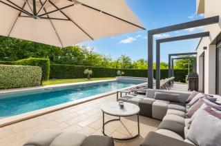 Villa Luce Verde by Villsy - 9