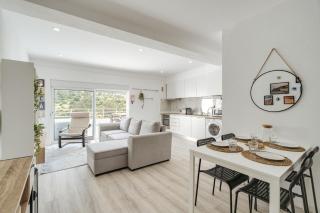 HostWise - Sunny Flat w/ Jacuzzi & Balconies - Sesimbra - 9