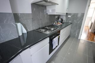 Westwick Gardens Retreat - 4 Bedroom House - Hounslow - 4