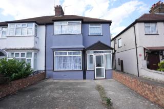 Westwick Gardens Retreat - 4 Bedroom House - Hounslow - 0