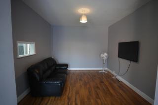 Westwick Gardens Retreat - 4 Bedroom House - Hounslow - 3