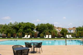 NEW! Luxury 3BR apartment with POOL & FREE parking - Tomares - 0