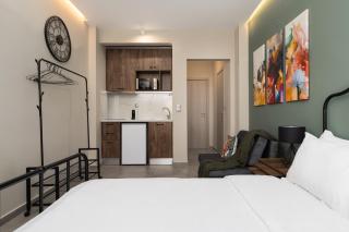 Aristotle Spot, City View Apartment by BiNoBi! - 6