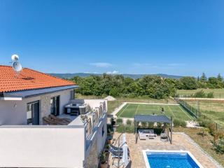 Villa Klementina with Pool and Whirlpool - Krnica - 2