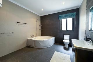 Seafront Terrace With A Breathtaking Valletta View - Sliema - 5