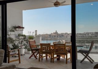 Seafront Terrace With A Breathtaking Valletta View - Sliema - 3