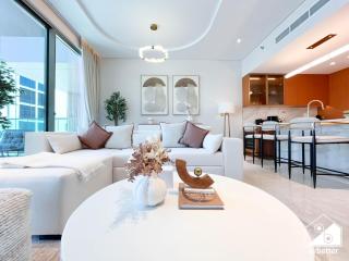 Luxury Beachfront 1BR on Palm Jumeirah & Balcony - 0