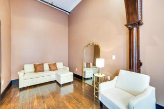 Heart of Downtown Marshall Boutique Studio Stay! - Marshall - 9