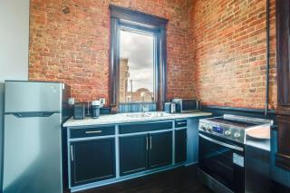 Explore Downtown Marshall Historic Studio Getaway - 5