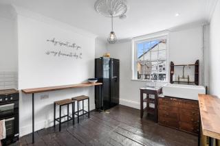 Three Bedroom Townhouse by Primal Estates Short Lets in Brighton - Brighton & Hove - 7
