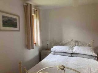 East Cottage, Brodie - Dyke - 2