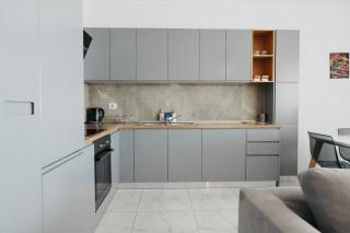 Luxury Penthouse B&E - 5