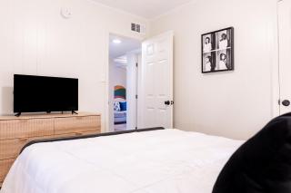 Artist's Bungalow - 1/2 mi from Covington Square - 8