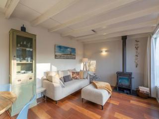 Bungalow in Sint Maartenszee near the Beach - 0