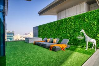Oceana Resort Luxury Sky Villa with Panoramic Views, Super Size Terrace, Jacuzzi and Bar - by Exclusive Holiday Homes - Dubai - 3