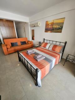 Studio with shower room E3, full kitchen, poolside, FREE WIFI - Peyia - 9