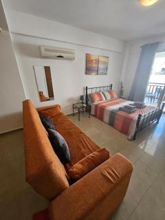 Studio with shower room E3, full kitchen, poolside, FREE WIFI - Peyia - 8