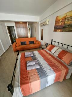 Studio with shower room E3, full kitchen, poolside, FREE WIFI - Peyia - 6