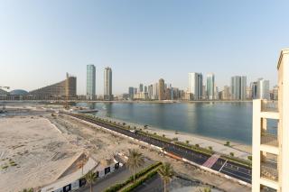 Stunning 2 Bed in Cyan Beach Residence - Sharjah - 4