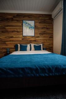 Sunny Hotel - Lviv - 3