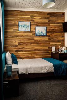 Sunny Hotel - Lviv - 6
