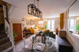 Stunning Riverside Home - Canterbury - 3