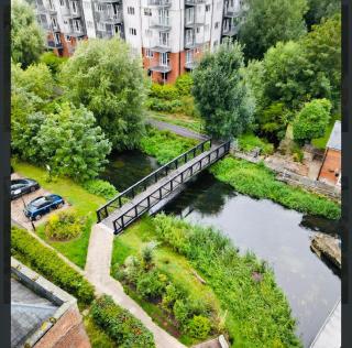 Stunning Riverside Home - Canterbury - 1