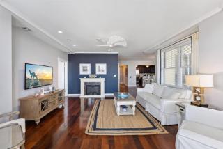 Residence 409 At The Grand - 8