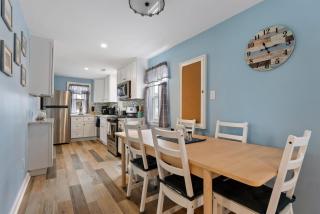 Newly Renovated 4 Bedroom Home Only 2 Blocks From The Beach! - Wildwood - 4