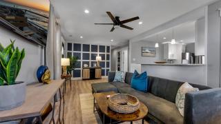 Newly Renovated 3 Bedroom With High-End Finishes Only 2 Blocks From The Beach! - Wildwood - 0