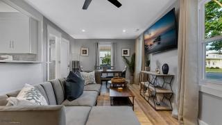Newly Renovated 3 Bedroom With High-End Finishes Only 2 Blocks From The Beach! - Wildwood - 3