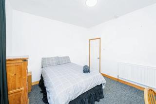 5 Bedroom House For Corporate Stays in Kettering - Kettering - 6