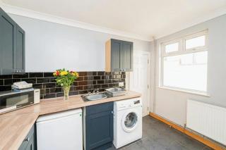 5 Bedroom House For Corporate Stays in Kettering - Kettering - 8