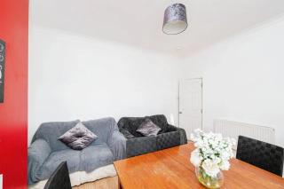 5 Bedroom House For Corporate Stays in Kettering - Kettering - 4