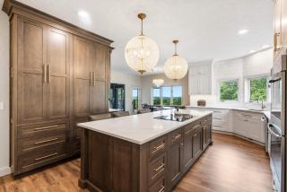 Rolling Hills Family Home - 4