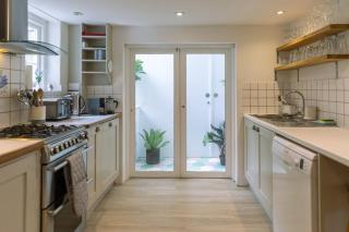 Danny Lodge - Country Cottage Near Brighton by Huluki Sussex Stays - Hurstpierpoint - 1