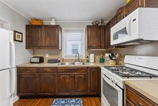 1 Bedroom Apartment With A Private Yard And Beach Access - 3