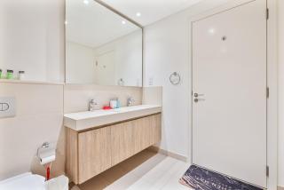 3BR APT with Burj View from Balcony - Pool and Gym - 8