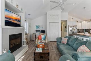 Vibrant 3 Bedroom Condo With A Bbq Grill Outdoor Shower - Wildwood - 8