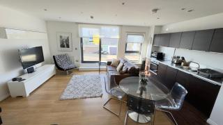 2-Bed Apt Sleeps 7 5 mins to Camden Market - 2