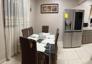 Annys Party Home - 9