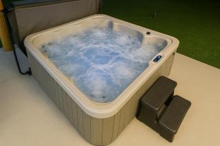 Gorgeous 4BD with Hot Tub, Golf Cart, Deck, Gourmet Kitchen - Gilchrist - 9