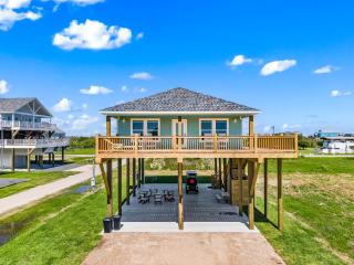 Gorgeous 4BD with Hot Tub, Golf Cart, Deck, Gourmet Kitchen - Gilchrist - 5