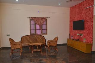 Royal Peters Holiday Homes, Main Falls, Coutralam - Kuttālam - 1