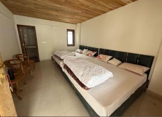 Sidharth stay and vip camping - 0