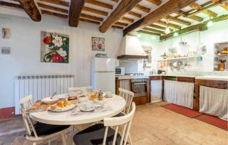 Lovely Home In Località Cocolaio Of San - Cocciglia - 7